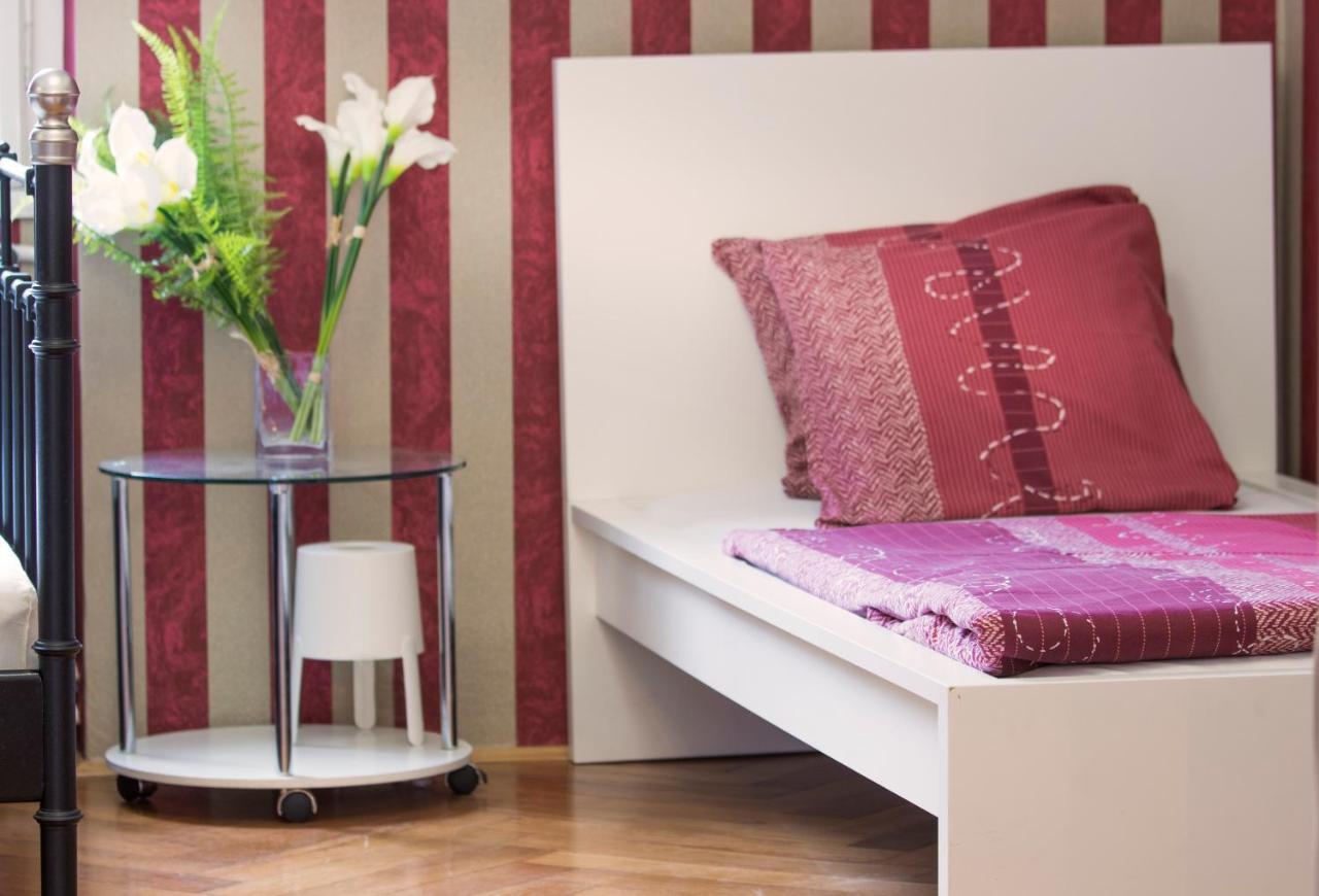Guesthouse Centar 2 Zagreb Ngoại thất bức ảnh