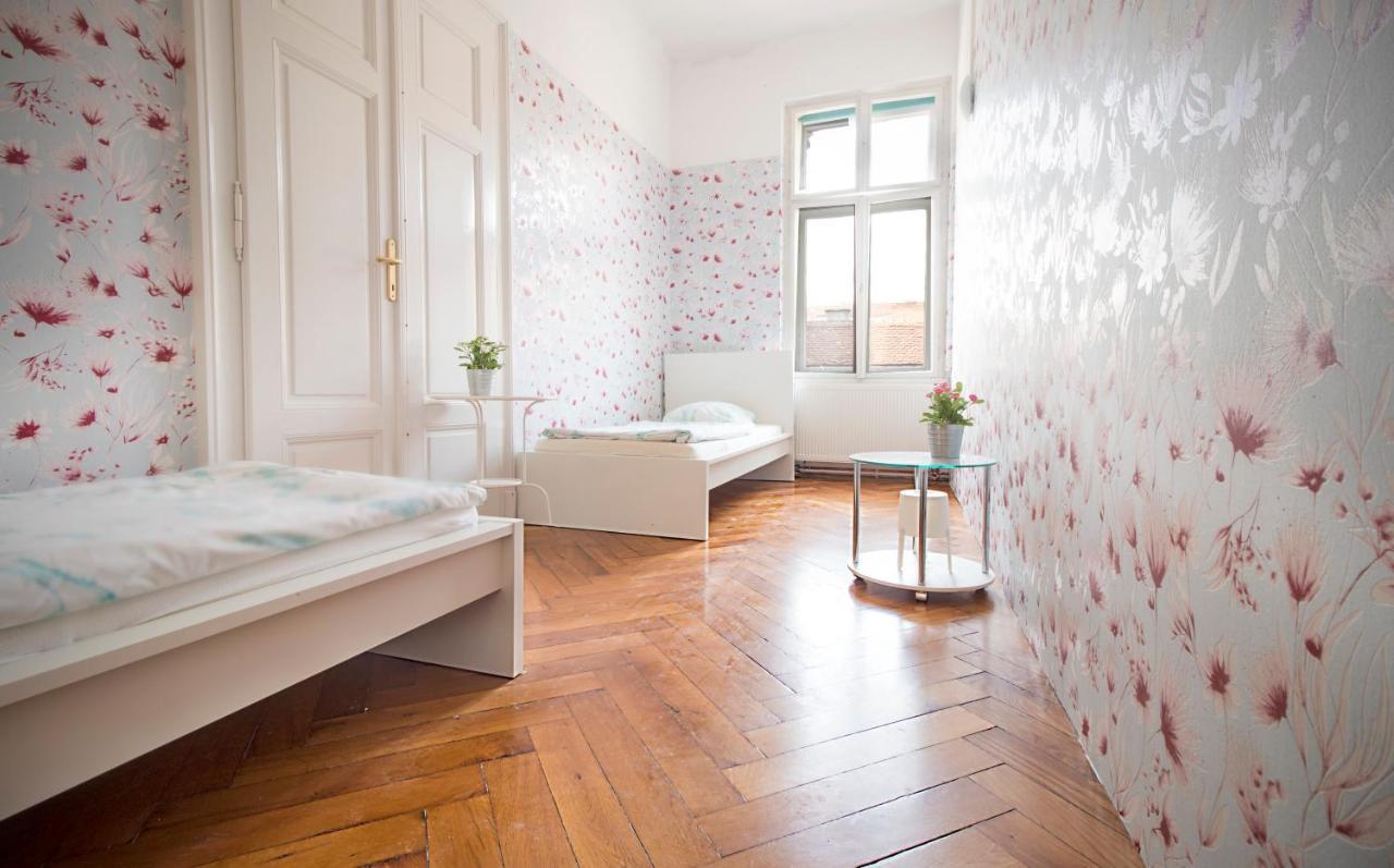 Guesthouse Centar 2 Zagreb Ngoại thất bức ảnh