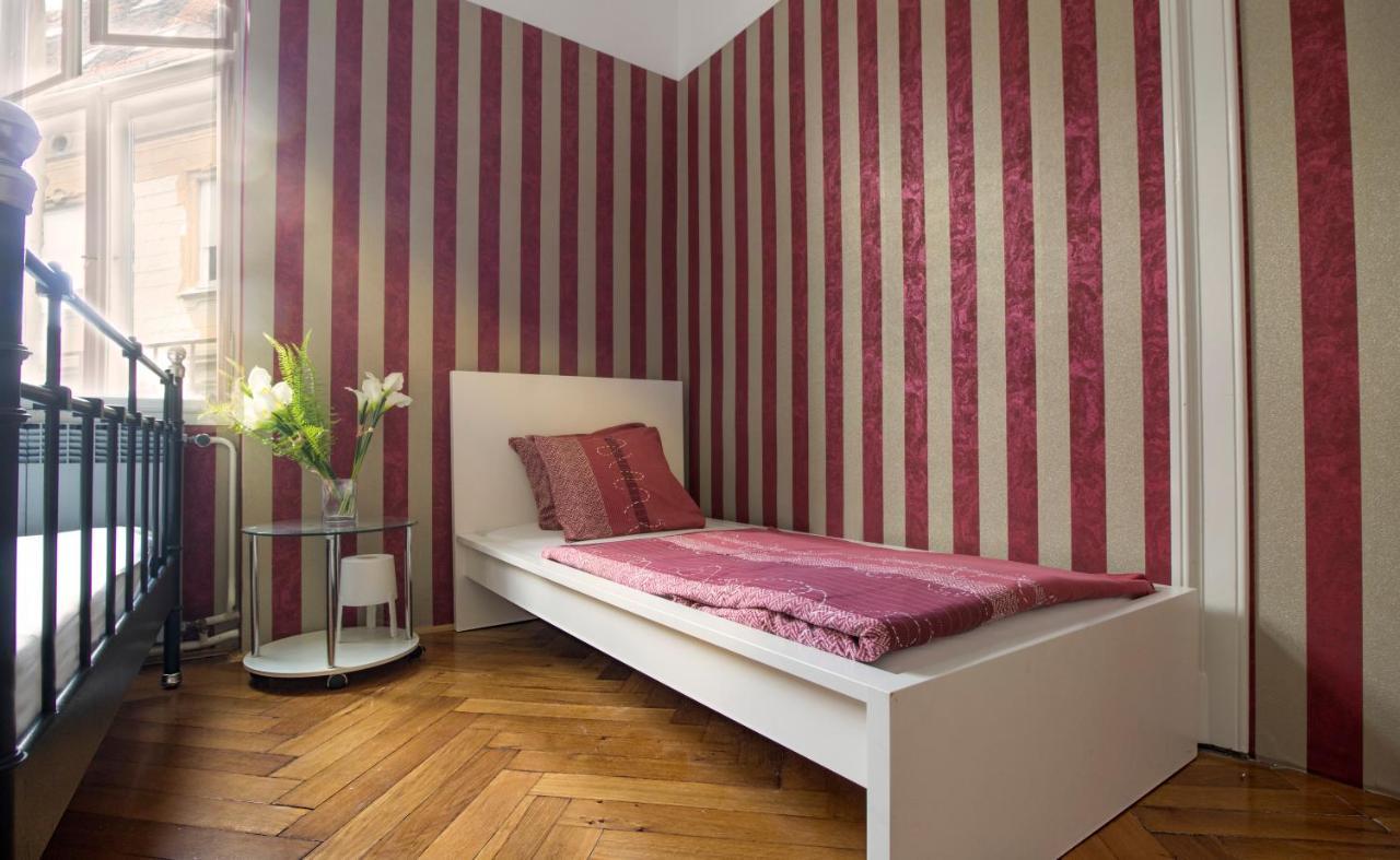 Guesthouse Centar 2 Zagreb Ngoại thất bức ảnh